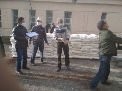 Благотворительная помощь в виде продукции компании в Нарынскую область во время пандемии короновирса в стране.